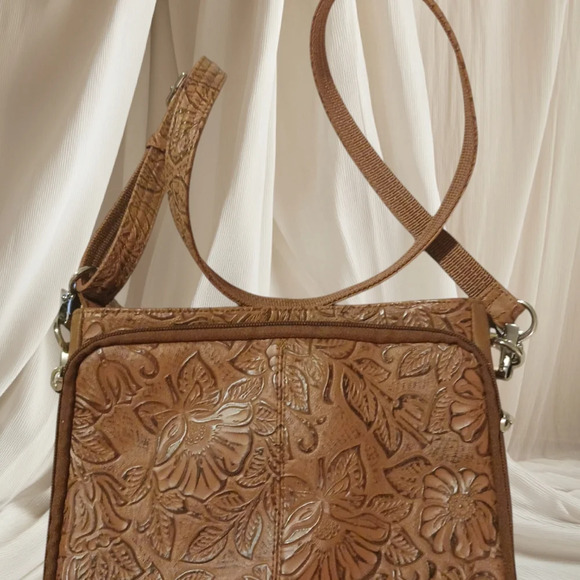 Concealed Carry Tan Tooled Cowhide Organizer Crossbody by Gun Tote'n Mamas EUC - Picture 3 of 16